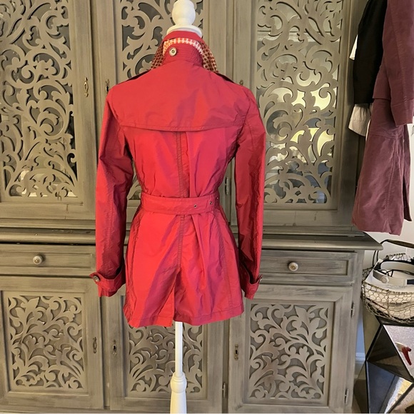 Burberry Brit cranberry red trenchcoat 4 - Picture 4 of 16